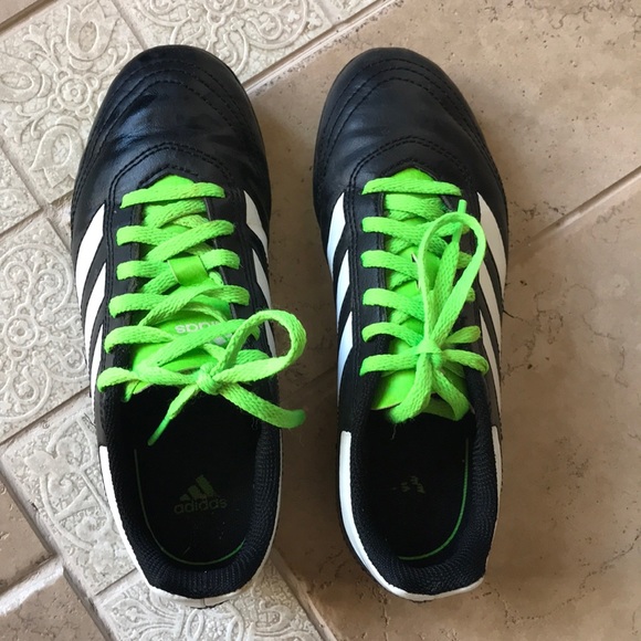 ❤️ ADIDAS clears for boys or girls - Picture 2 of 7